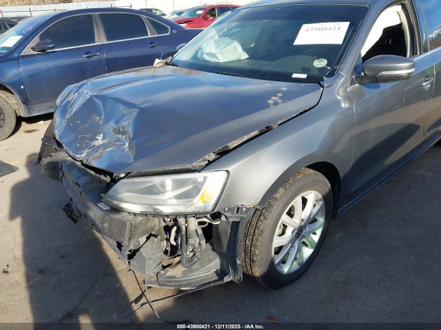 3VWD17AJ0EM421300 Volkswagen Jetta 1.8t Se