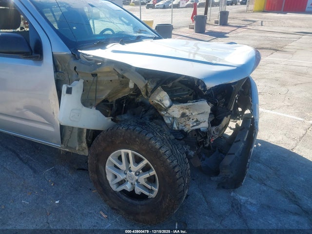 43900479 :رقم المزاد ، 1N6AD0EV0FN739889 vin ، 2015 Nissan Frontier مزاد بيع