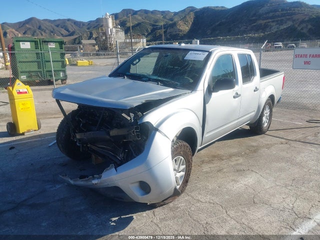 43900479 :رقم المزاد ، 1N6AD0EV0FN739889 vin ، 2015 Nissan Frontier مزاد بيع