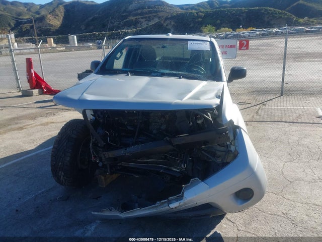 43900479 :رقم المزاد ، 1N6AD0EV0FN739889 vin ، 2015 Nissan Frontier مزاد بيع