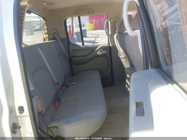 43900479 :رقم المزاد ، 1N6AD0EV0FN739889 vin ، 2015 Nissan Frontier مزاد بيع