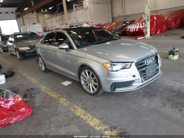 2015 AUDI A3 WAUAJGFF9F1096653 Photo 0