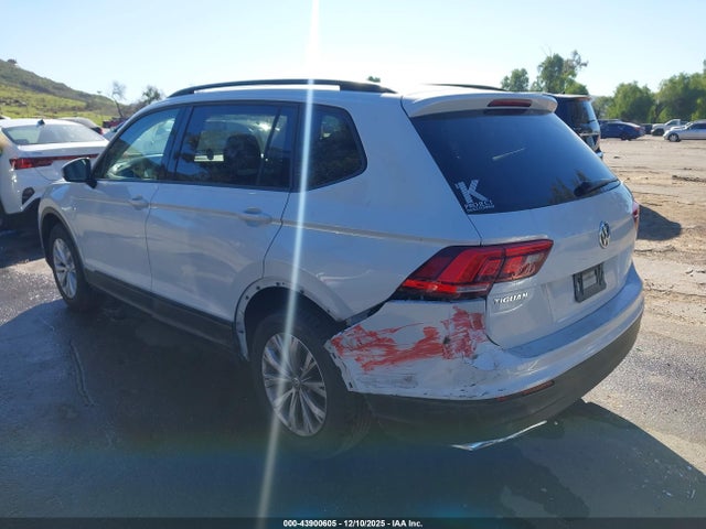 3VV1B7AX5KM039879 Volkswagen Tiguan 2.0t S