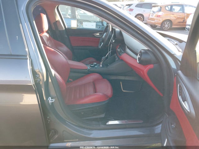 ZARFAMBN3K7603984 Alfa Romeo Giulia Ti Sport Rwd