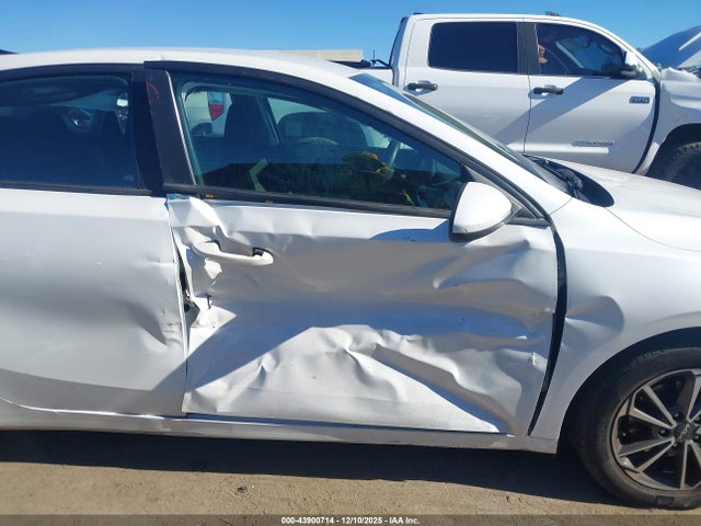 3KPF24ADXNE474369 KIA Forte Lxs