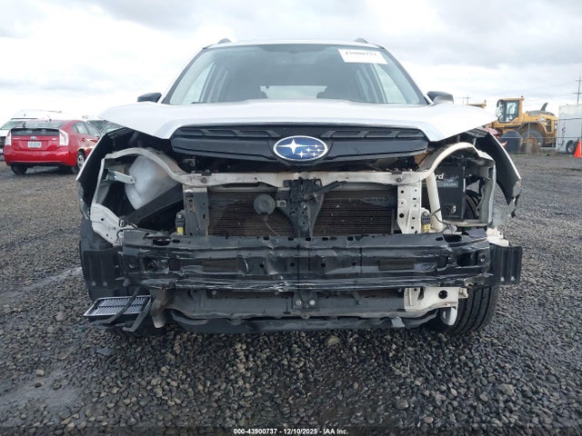 Subaru Forester 2.5i Premium 2018 JF2SJAEC9JH462737 Image 6