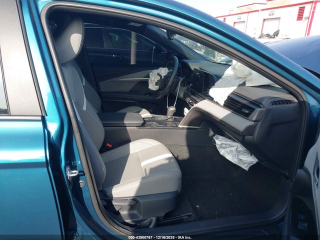 Toyota CAMRY SE 2025 4T1DAACK3SU115121 Image 5