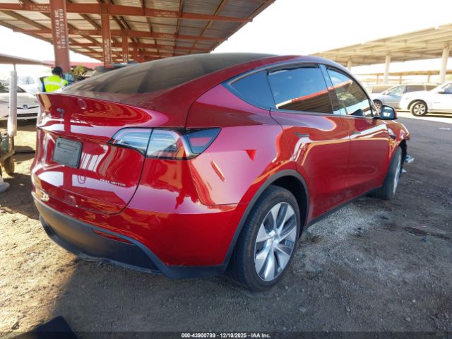 2024 TESLA MODEL Y 7SAYGDEE8RA275110 Photo 3
