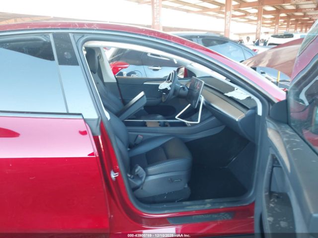 2024 TESLA MODEL Y 7SAYGDEE8RA275110 Photo 4