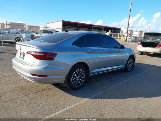 3VWC57BU2MM042497 Volkswagen Jetta 1.4t R-line/1.4t S/1.4t Se