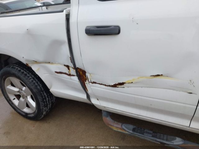 2013 RAM 1500 1C6RR6FT3DS500575 Photo 5