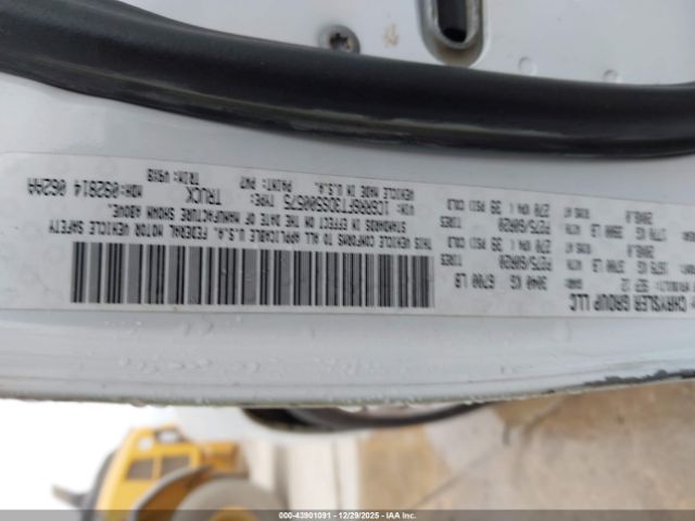 2013 RAM 1500 1C6RR6FT3DS500575 Photo 8