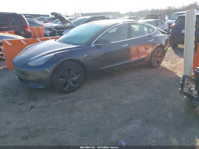 2019 TESLA MODEL 3 5YJ3E1EB5KF418119 Photo 1