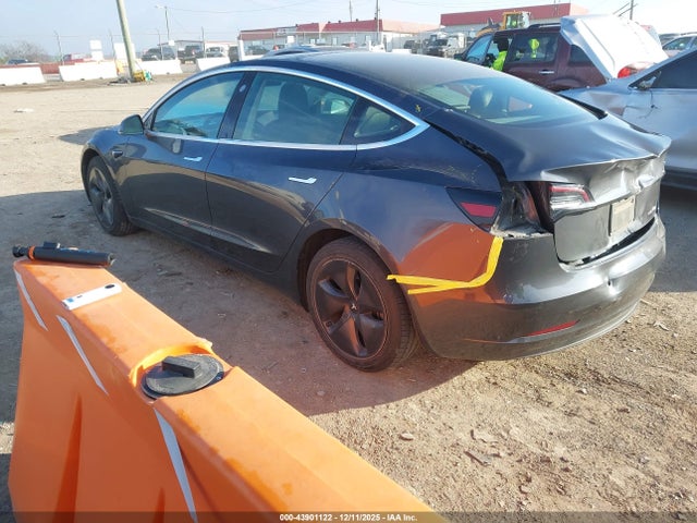 2019 TESLA MODEL 3 5YJ3E1EB5KF418119 Photo 2