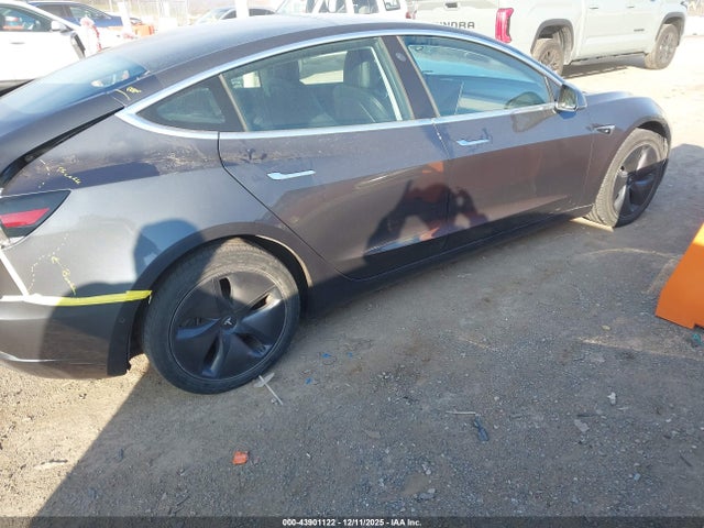 2019 TESLA MODEL 3 5YJ3E1EB5KF418119 Photo 3