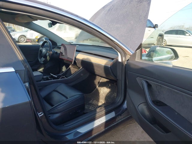 2019 TESLA MODEL 3 5YJ3E1EB5KF418119 Photo 4