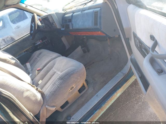 1993 CHEVROLET GMT-400 2GCEC19K7P1163847 Photo 4