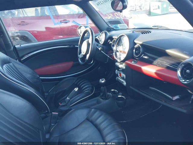 2007 MINI COOPER S WMWMF73537TT80411 Photo 4