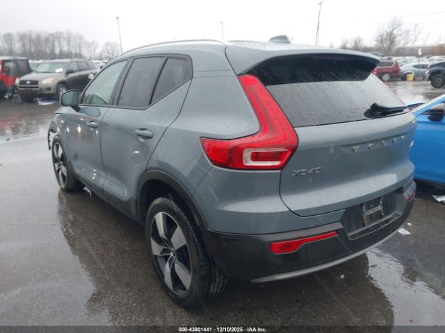 2021 VOLVO XC40 YV4162UK2M2427343 Photo 2