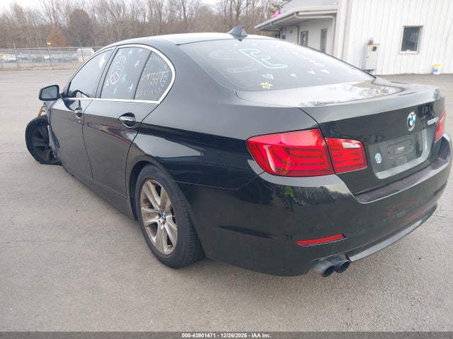 2012 BMW 528I WBAXH5C58CDW11657 Photo 2
