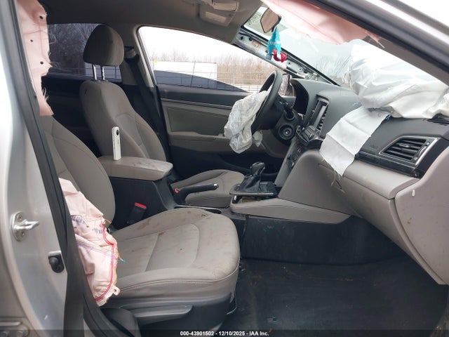 Продаж на аукціоні авто 2018 Hyundai Elantra Sel, vin: 5NPD84LF0JH336740, номер лоту: 43901502