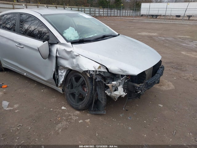 Продаж на аукціоні авто 2018 Hyundai Elantra Sel, vin: 5NPD84LF0JH336740, номер лоту: 43901502