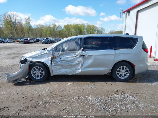 43901539 :رقم المزاد ، 2C4RC1BG4PR590122 vin ، 2023 Chrysler Pacifica Touring L مزاد بيع