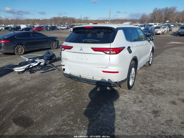 2022 MITSUBISHI OUTLANDER JA4J4TA88NZ082894 Photo 3