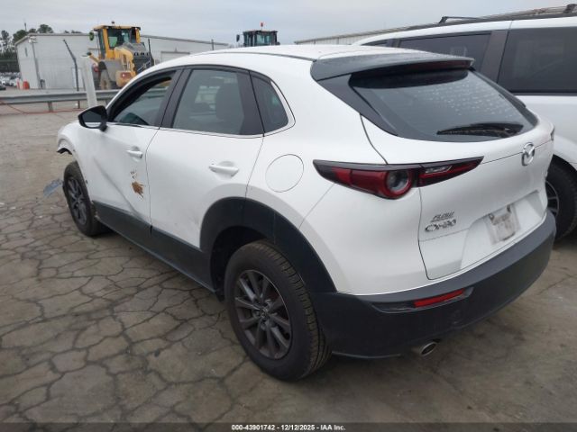 2021 MAZDA CX-30 3MVDMAAL5MM256334 Photo 2