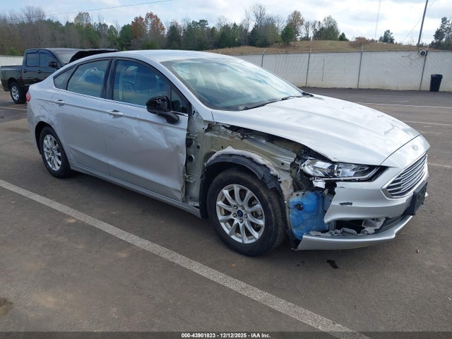 Ford FUSION S 2017 3FA6P0G78HR126228 главное изображение