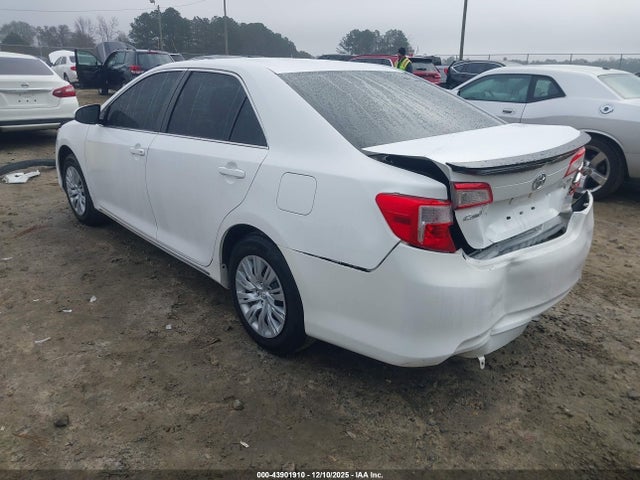 2014 TOYOTA CAMRY 4T1BF1FK4EU869377 Photo 2