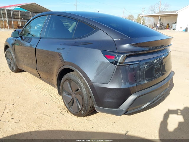 2026 TESLA MODEL Y 7SAYGDED5TA462609 Photo 2