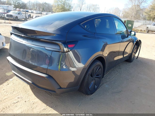 2026 TESLA MODEL Y 7SAYGDED5TA462609 Photo 3
