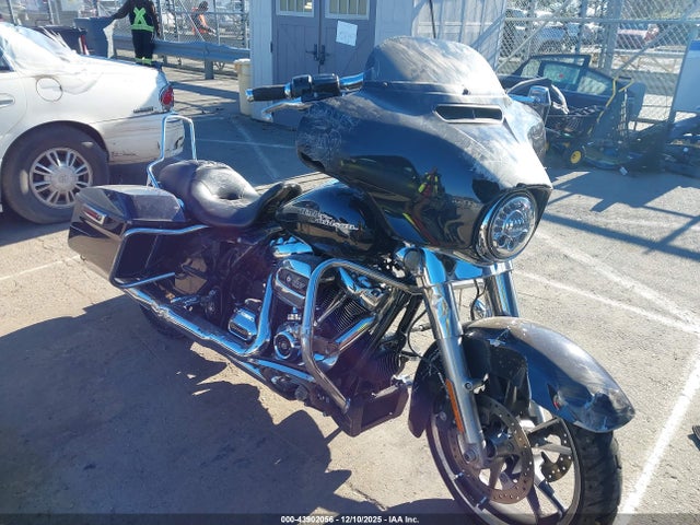 2020 HARLEY-DAVIDSON FLHX 1HD1KBC1XLB628606