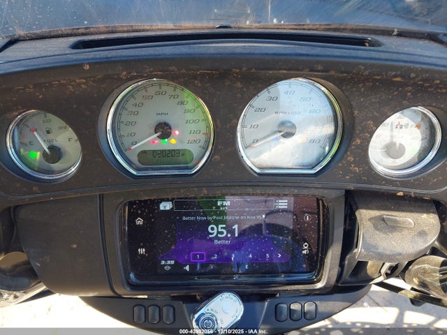 2020 HARLEY-DAVIDSON FLHX 1HD1KBC1XLB628606 Photo 6