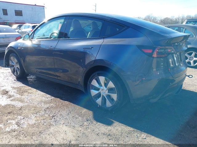 2023 TESLA MODEL Y 7SAYGDEE7PF883698 Photo 2