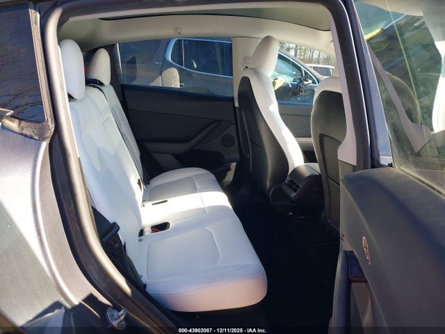 2023 TESLA MODEL Y 7SAYGDEE7PF883698 Photo 7