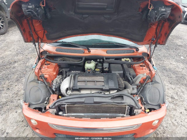2005 MINI COOPER S WMWRH33495TF81939 Photo 9