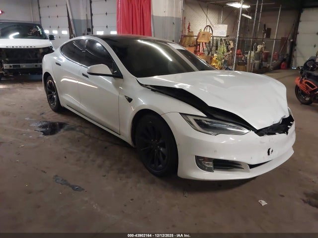 2018 TESLA MODEL S 5YJSA1E2XJF277084 Photo 0