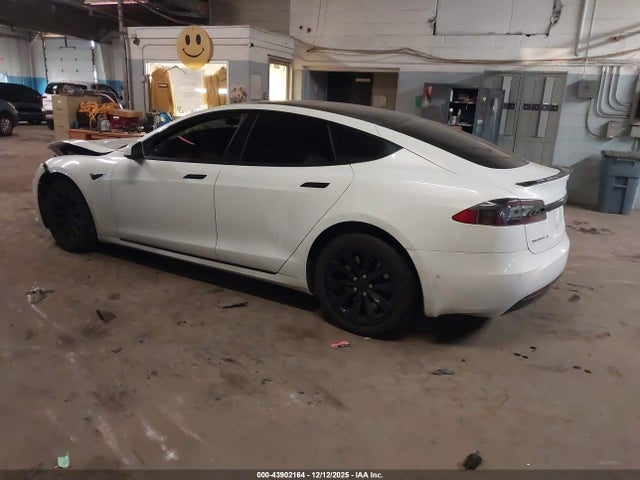 2018 TESLA MODEL S 5YJSA1E2XJF277084 Photo 2