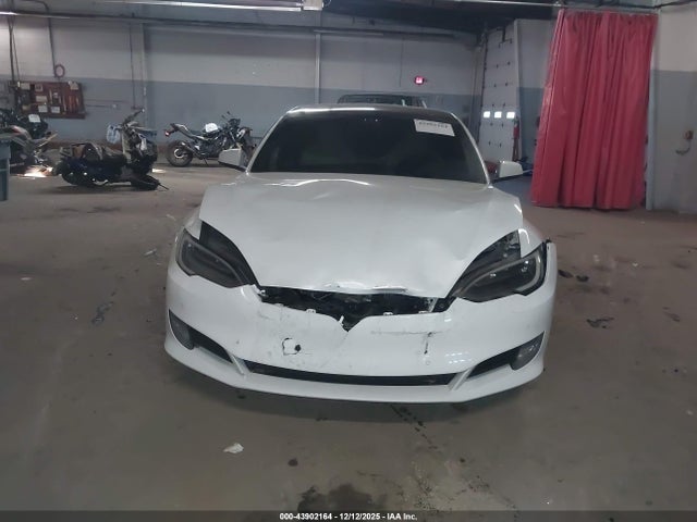 2018 TESLA MODEL S 5YJSA1E2XJF277084 Photo 5