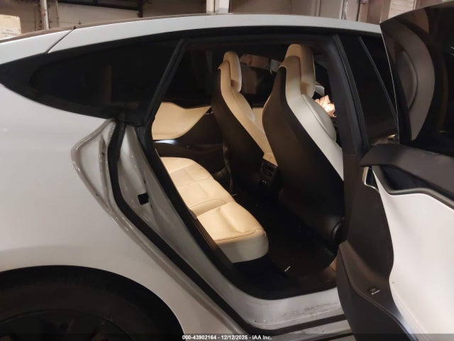2018 TESLA MODEL S 5YJSA1E2XJF277084 Photo 7
