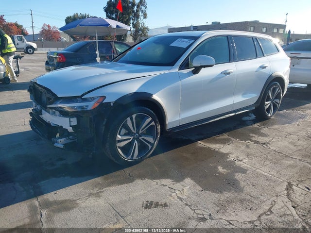 2025 VOLVO V60 CROSS COUNTRY YV4L12WK0S2149799 Photo 1