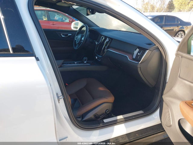 2025 VOLVO V60 CROSS COUNTRY YV4L12WK0S2149799 Photo 4