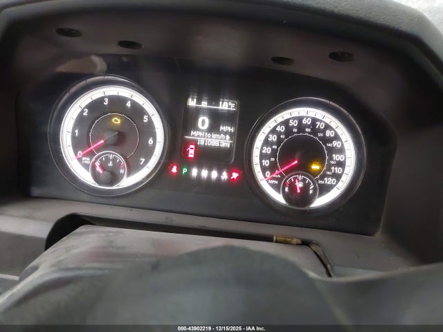 43902219 :رقم المزاد ، 1C6RR7FT6FS737408 vin ، 2015 Ram 1500 Tradesman مزاد بيع