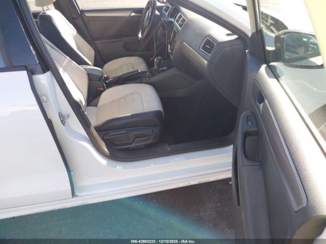 2017 VOLKSWAGEN JETTA 3VWD17AJ5HM387021 Photo 4