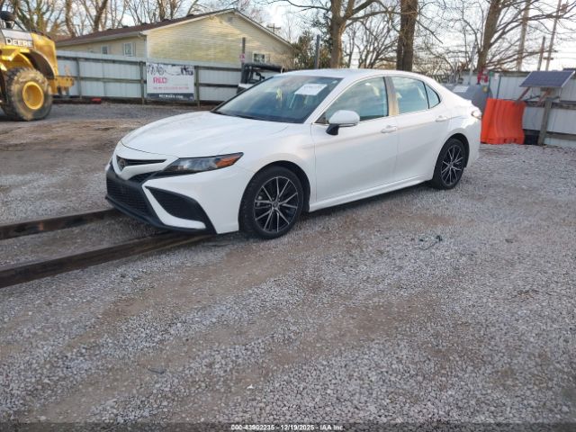 2022 TOYOTA CAMRY 4T1G11BK2NU058073 Photo 1