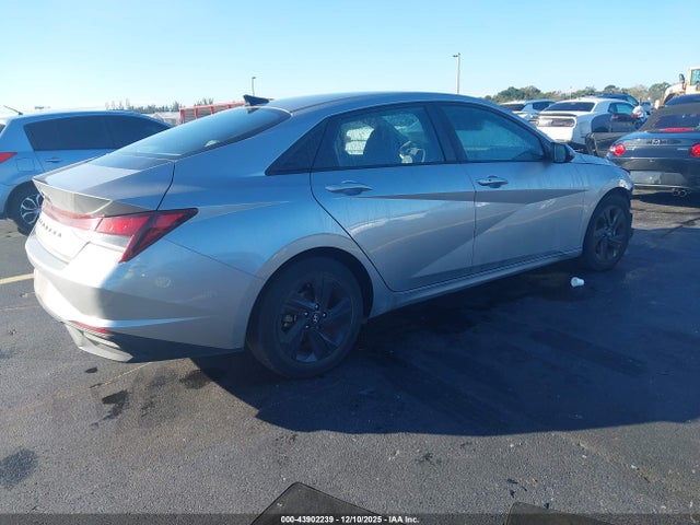 2022 HYUNDAI ELANTRA 5NPLM4AG1NH083291 Photo 3