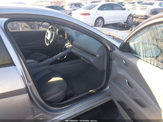 2022 HYUNDAI ELANTRA 5NPLM4AG1NH083291 Photo 4