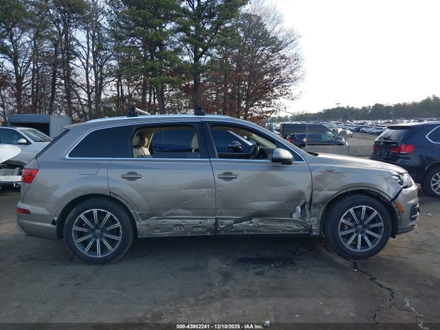 43902241 :رقم المزاد ، WA1LAAF70HD025404 vin ، 2017 Audi Q7 3.0t Premium مزاد بيع